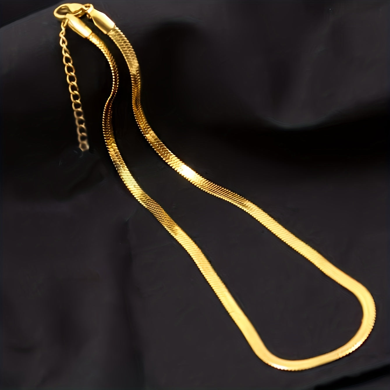 Golden Stainless Steel Necklace – Simple & Elegant Daily Jewelry for Women