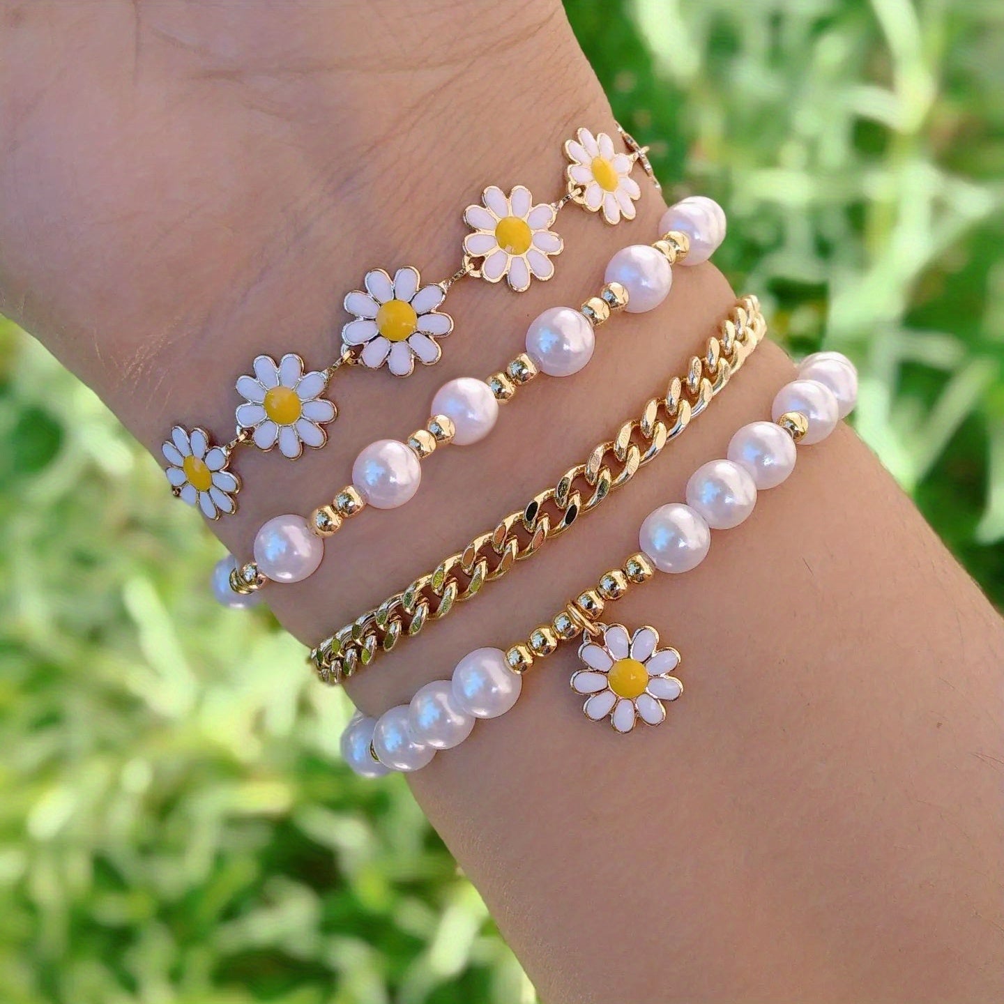 4PCS Daisy Flower & Pearl Bracelet Set – Delicate Hand Jewelry for Women